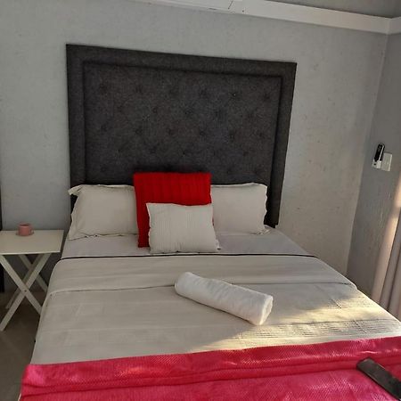 Nsuku Bed And Breakfast Thulamahashi Εξωτερικό φωτογραφία
